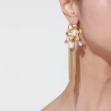 Load image into Gallery viewer, Custom Metal Pearl Tassel Handmade Earrings Roaring 20s Jewelry